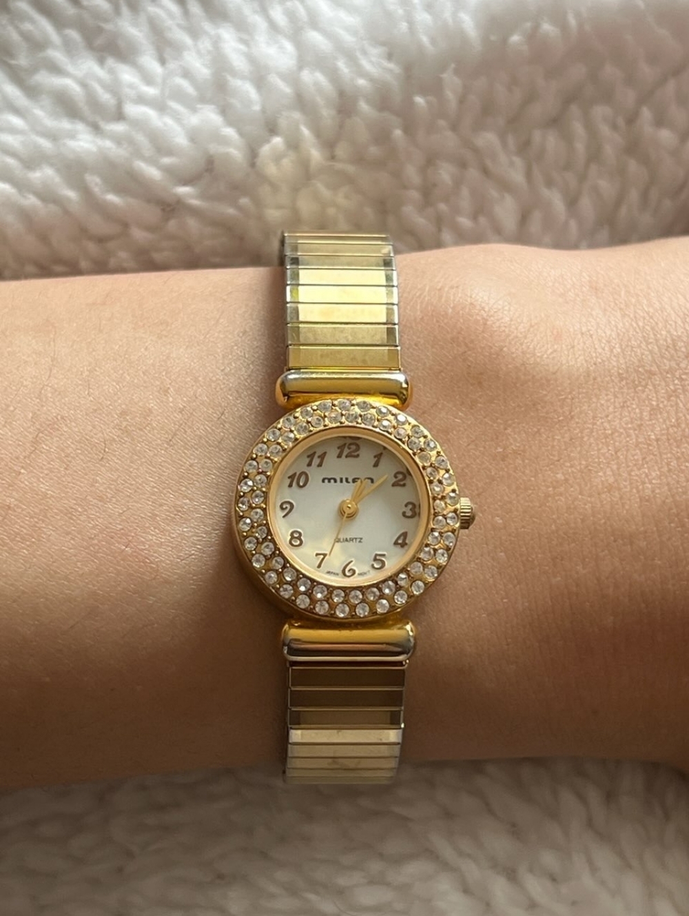 Vintage Milan Women's Watch with Stainless Steel Stretch Band